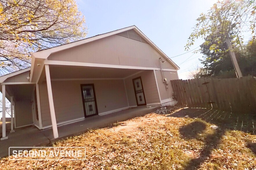 Building Photo - 5775 Ashridge Pl