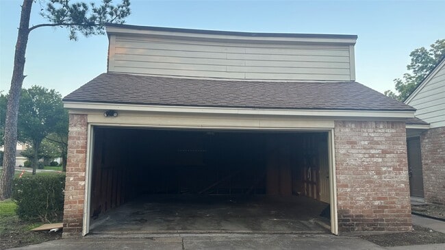 Building Photo - 11503 Briar Forest Dr