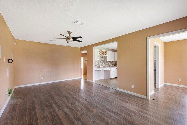 Building Photo - 202 Norview Dr