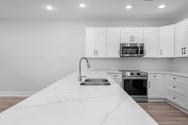 Building Photo - Modern 4BR Home with Private Fenced Yard Near the Beach