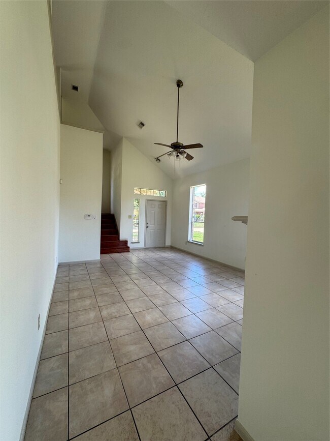 Building Photo - 6810 Creek Village Dr