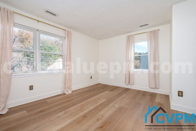 Building Photo - 1290 Holmespun Dr