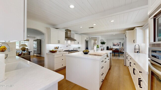 Building Photo - 4701 N Dromedary Rd