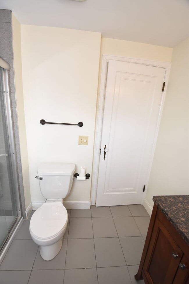 Building Photo - Adorable 3 Bedroom on McKinley Ave. South ...