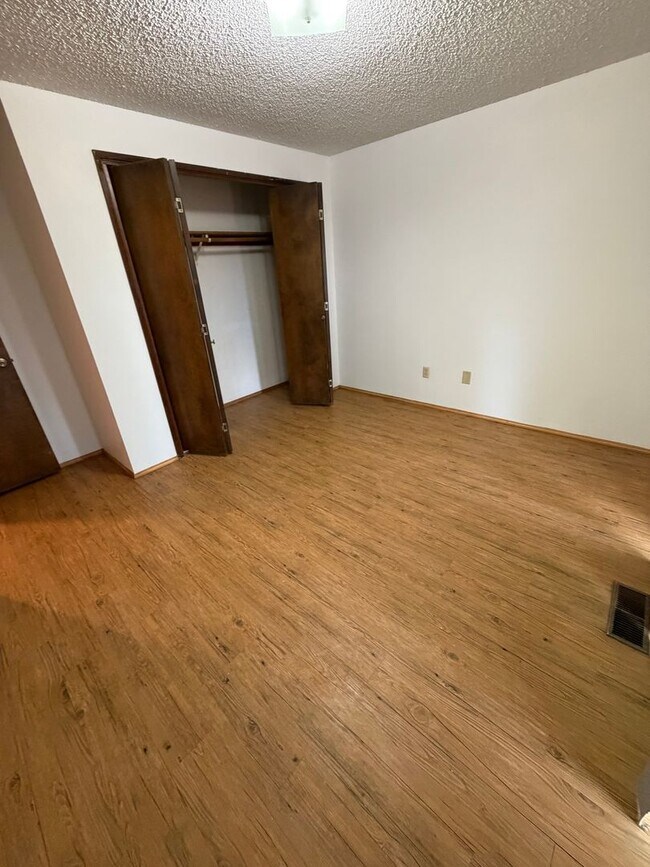 Building Photo - Hascall-PM-026-0278