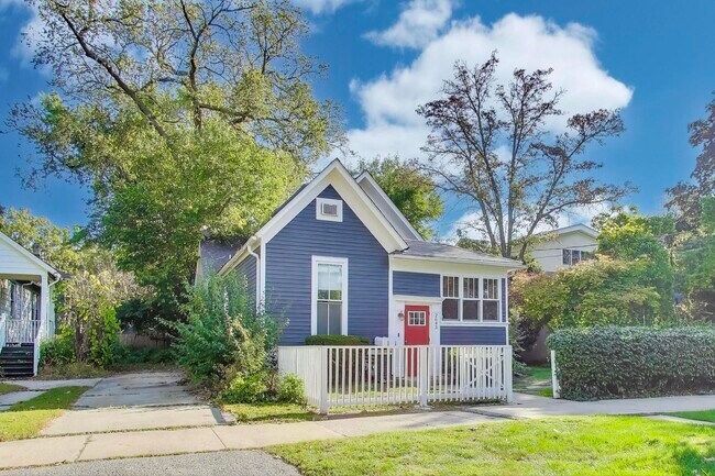 Primary Photo - 2643 Poplar Ave