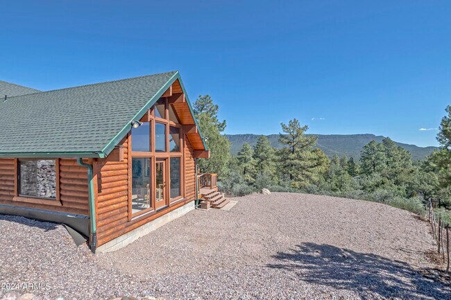 Building Photo - 6823 Fara Dr