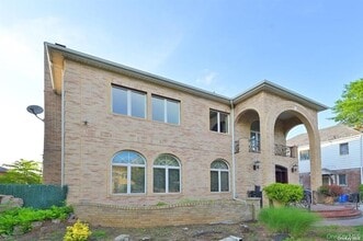 Building Photo - 108-35 66th Rd