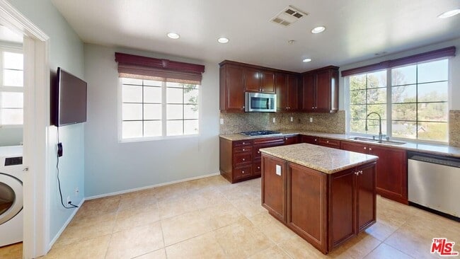 Building Photo - 5655 Como Cir