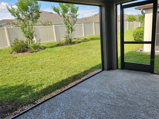 Building Photo - 12573 Oak Hill Way