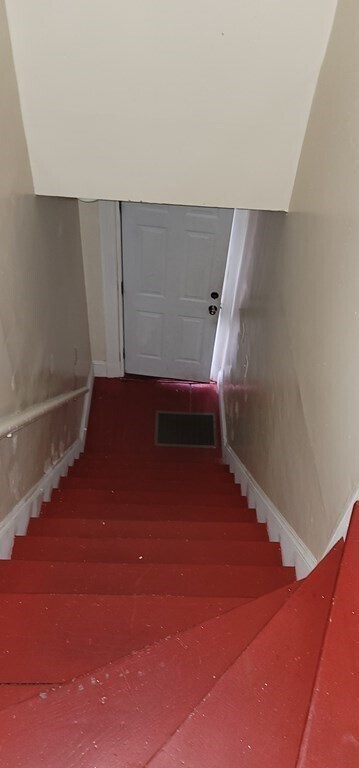 Building Photo - 52 Sycamore St