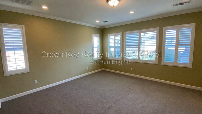 Building Photo - 416 E Solare Ave