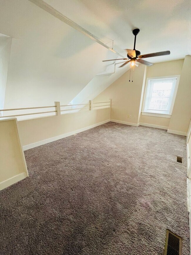 Building Photo - 1731 E Main St