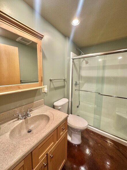 Building Photo - 1165 Vail Way N