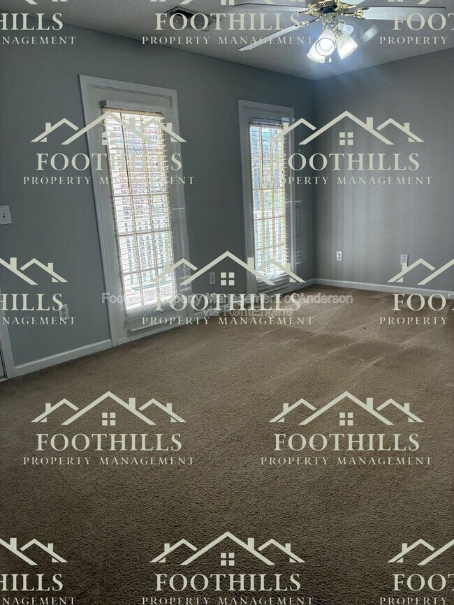 Building Photo - 115 Crosscreek Dr