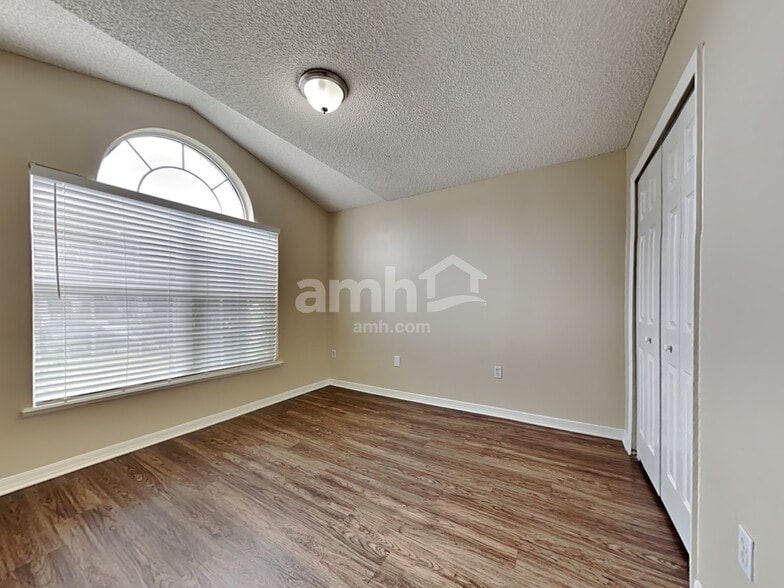 Building Photo - 1844 Saga Ct