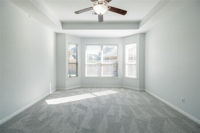Building Photo - 17523 Quiet Shores Dr