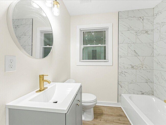 Building Photo - 5794 Pinecrest Rd SW