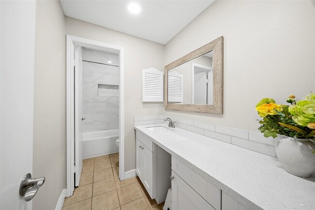 Building Photo - 8257 Sands Point Dr