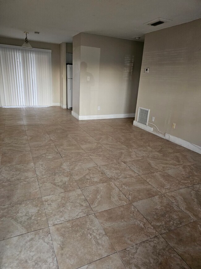 Building Photo - 2800 E 113th Ave