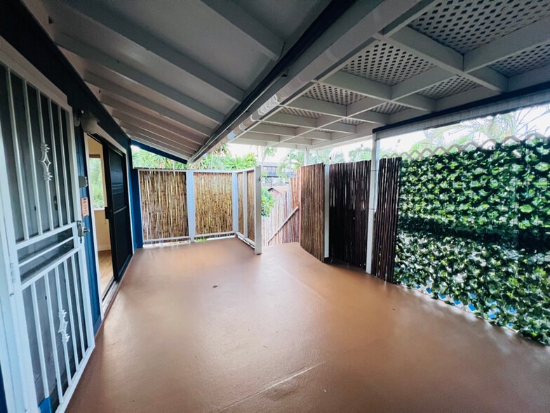 Building Photo - 293 Alaume St