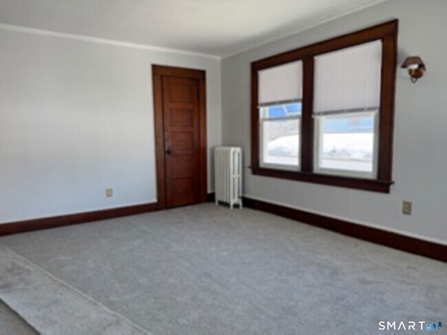 Building Photo - 252 Main St