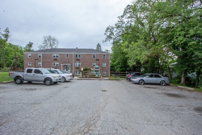 Building Photo - 108 W Monroe Ave