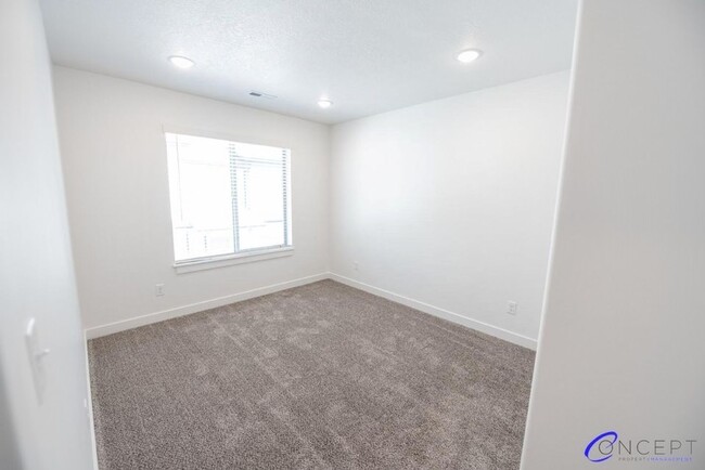 Building Photo - Sienna Village Townhomes