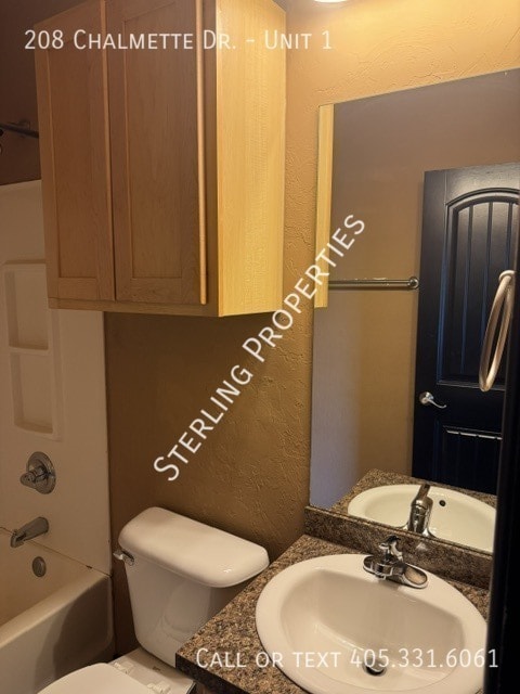 Building Photo - 208 Chalmette Dr