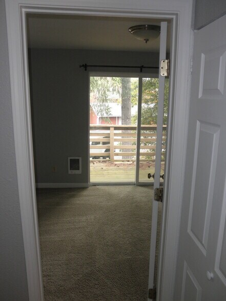 Building Photo - 3845 Northwest Chemult Place