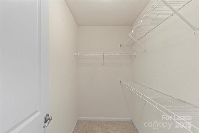 Building Photo - 3323 Major Samuals Way