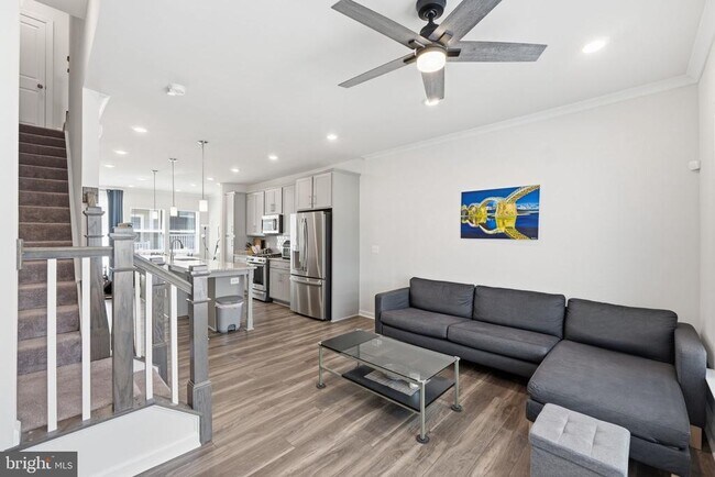 Building Photo - 16122 Columbus Ave