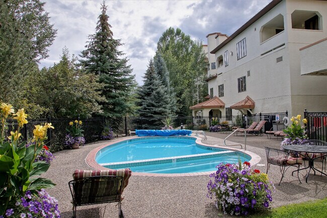Building Photo - 2755 Waterstone Ln