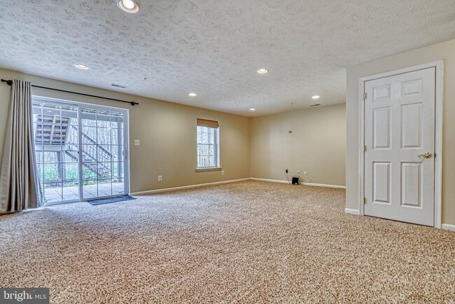 Building Photo - 206 Colgate Dr