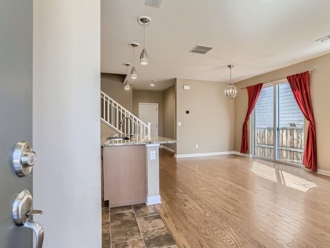Building Photo - 10219 Tall Oaks Cir