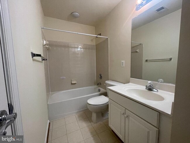 Building Photo - 41851 Cinnabar Square