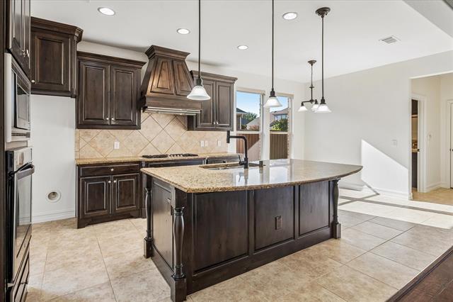 Building Photo - 1037 Everglades Dr