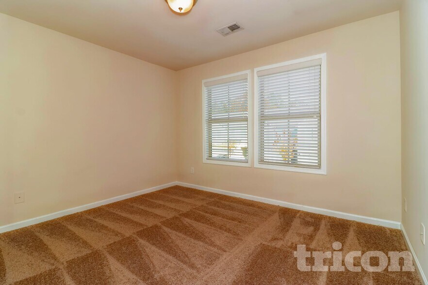 Building Photo - 459 Trickum Hill Dr