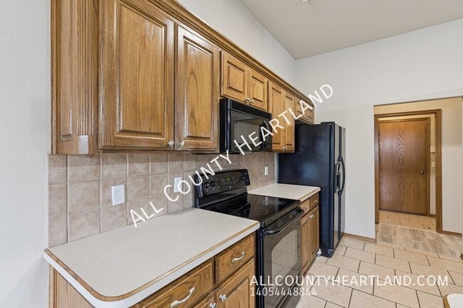 Building Photo - 2728 SE 93rd St