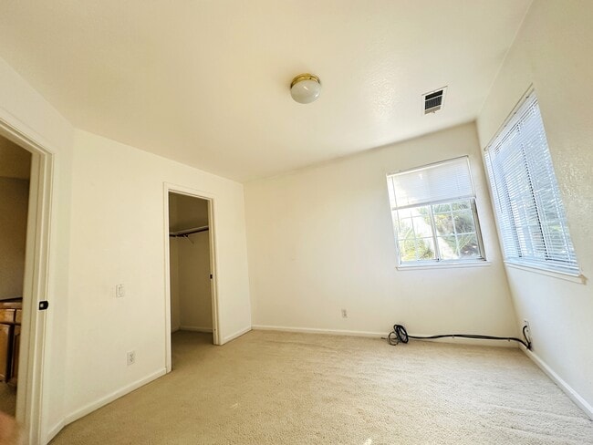 Building Photo - 1824 Mark Mead Ln