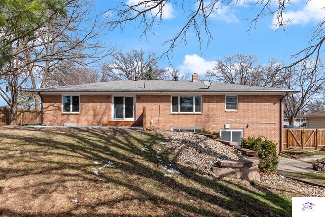 Building Photo - Available now! Spacious 3 Bed, 3 Bath Home with Modern Open Layout & Lawn Care Included