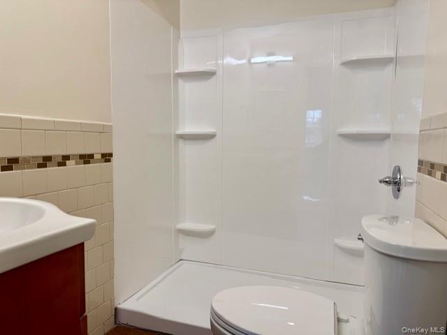 Building Photo - 185 E Lake Blvd