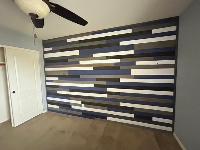 Building Photo - 5537 W Desert Hollow Dr