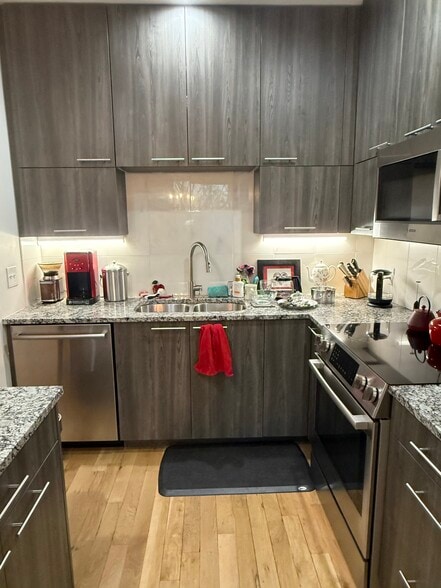 Building Photo - 15015 W 68th Pl