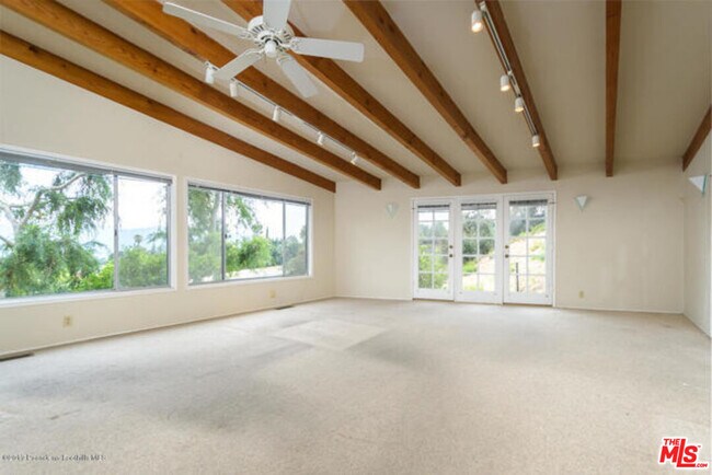 Building Photo - 5249 Escalante Dr