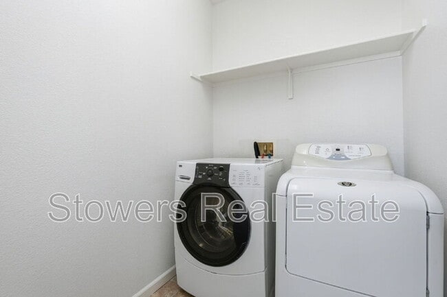 Building Photo - 651 N Andalusia Way