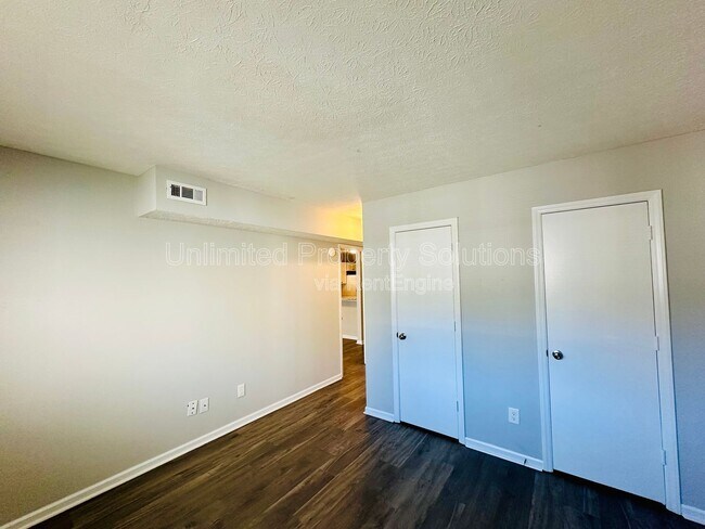 Building Photo - 209 Sunn Aire Ct