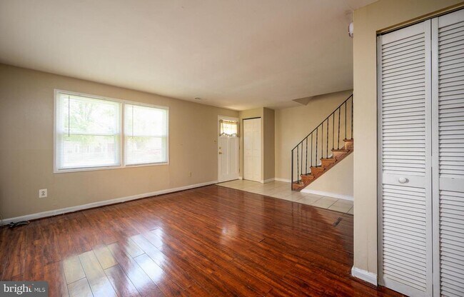 Building Photo - 7737 Greymont St