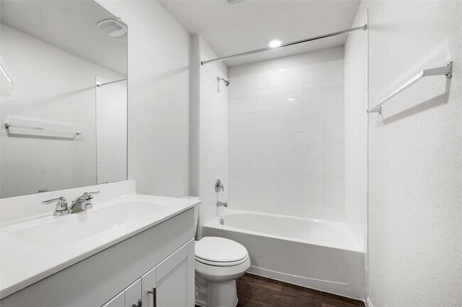 Building Photo - 1641 Lilyturf Rd