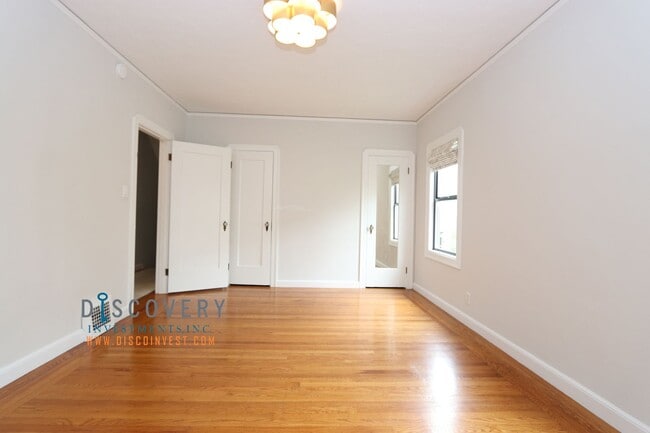 Building Photo - Oakmore Tudor with Large Backyard and Deck